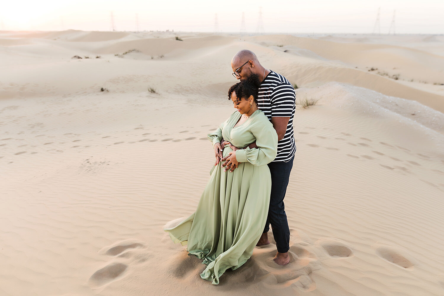 Amna Maternity Photoshoot At Dubai Al Qudra Lakes And Desert 