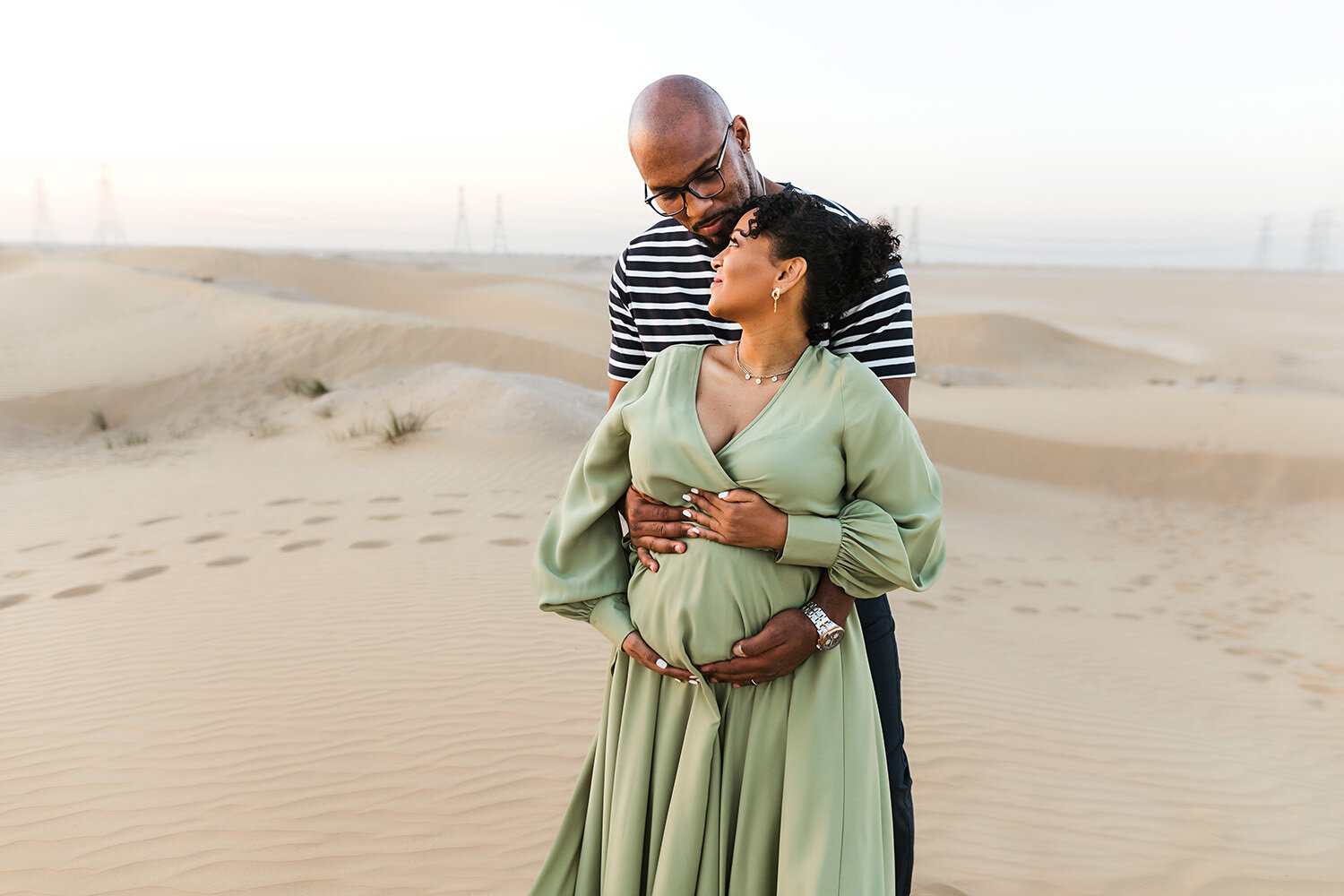 Amna Maternity Photoshoot At Dubai Al Qudra Lakes And Desert 